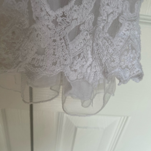 Lady’s top - Picture 3 of 3